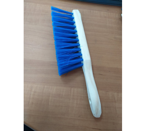 Щетка-сметка 3-х рядная, длина рукоятки 270мм деревянная, дл.ворса 5,8см. РБ