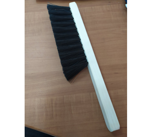 Щетка-сметка 3-х рядная, длина рукоятки 315 мм деревянная, дл.ворса 6см. РБ